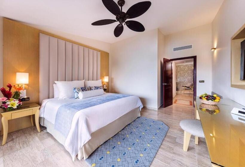 Suite, Grand Palladium White Sand Resort And Spa  All Inclusive