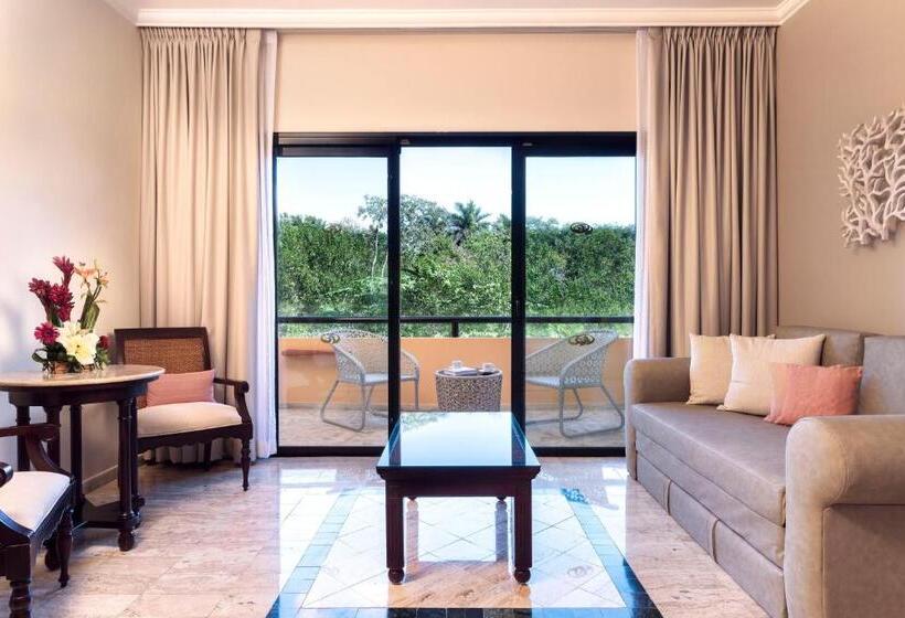 سوئیت جونیور با چشم‌انداز باغ, Grand Palladium White Sand Resort & Spa   All Inclusive