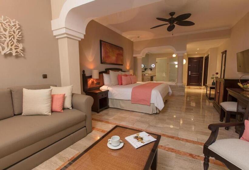 Junior Suite Vue Jardin, Grand Palladium White Sand Resort And Spa  All Inclusive