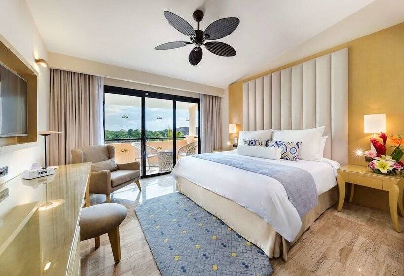 Junior Suite Vue Jardin, Grand Palladium White Sand Resort And Spa  All Inclusive