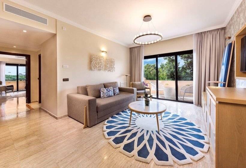 سوئیت جونیور با چشم‌انداز باغ, Grand Palladium White Sand Resort & Spa   All Inclusive