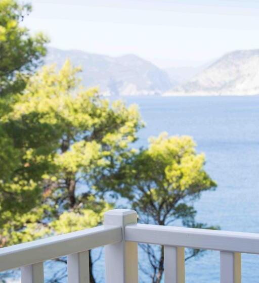 سوییت جونیور با چشم‌انداز دریا, Marpunta Resort, Santikos Collection
