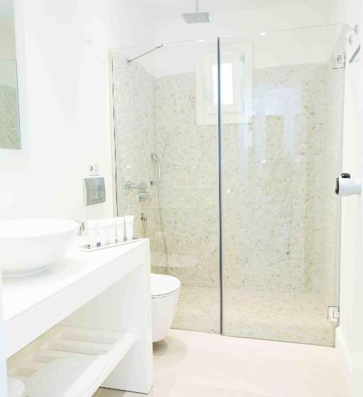 سوییت با چشم‌انداز دریا, Marpunta Resort, Santikos Collection