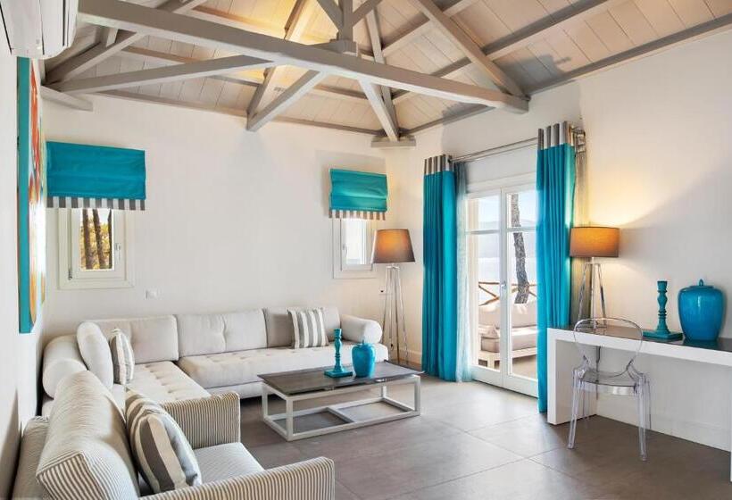 سوییت با چشم‌انداز دریا, Marpunta Resort, Santikos Collection