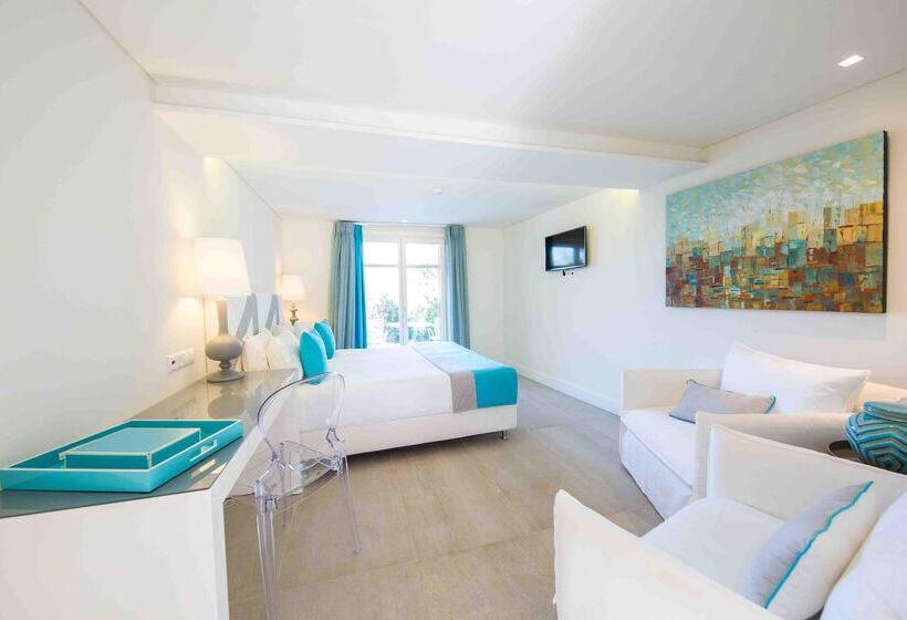 سوییت جونیور با چشم‌انداز دریا, Marpunta Resort, Santikos Collection