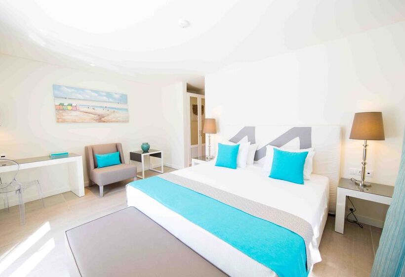 سوییت با چشم‌انداز دریا, Marpunta Resort, Santikos Collection
