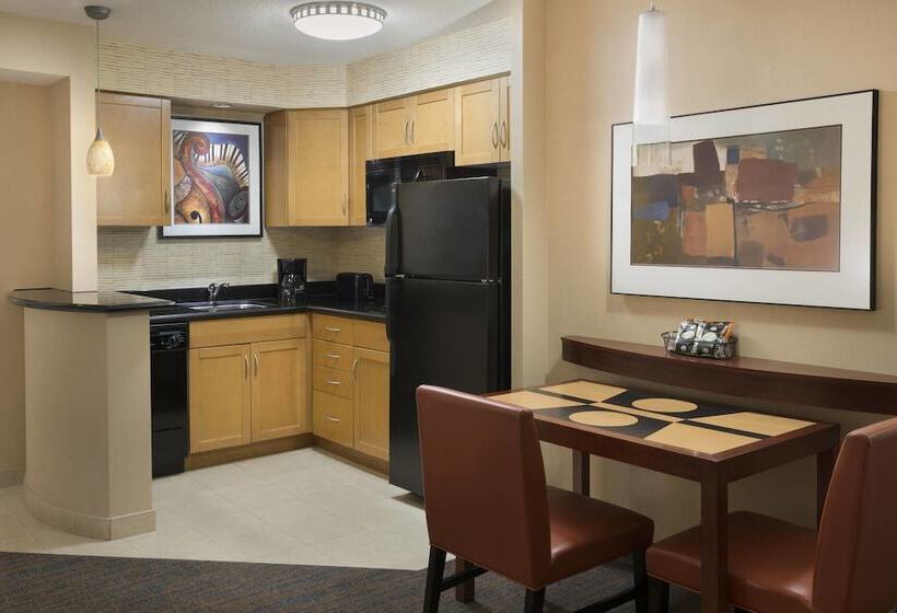 Suite, Residence Inn By Marriott Toronto Downtown/entertainment District