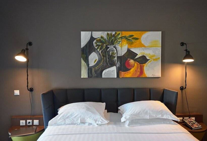اتاق استاندارد با چشم‌انداز کوهستان, Royal Hotel Thessaloniki