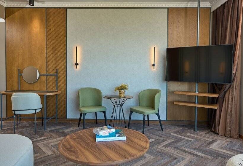 سوییت جونیور, Royal Hotel Thessaloniki