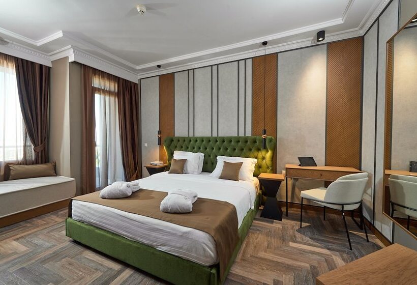 سوییت جونیور, Royal Hotel Thessaloniki
