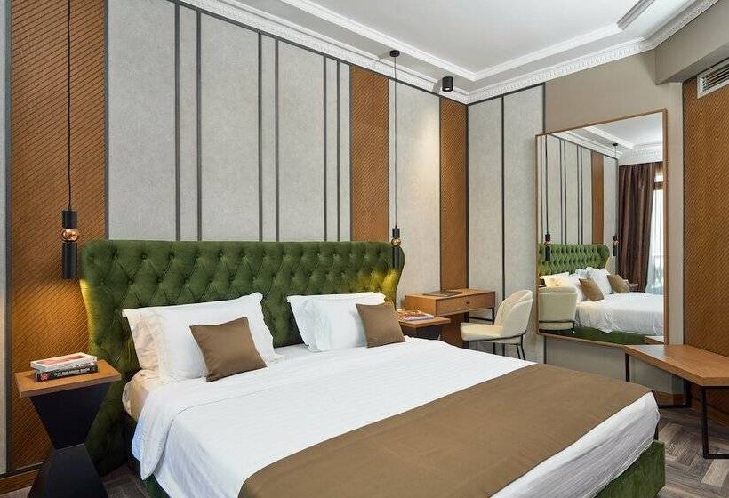 سوییت جونیور, Royal Hotel Thessaloniki
