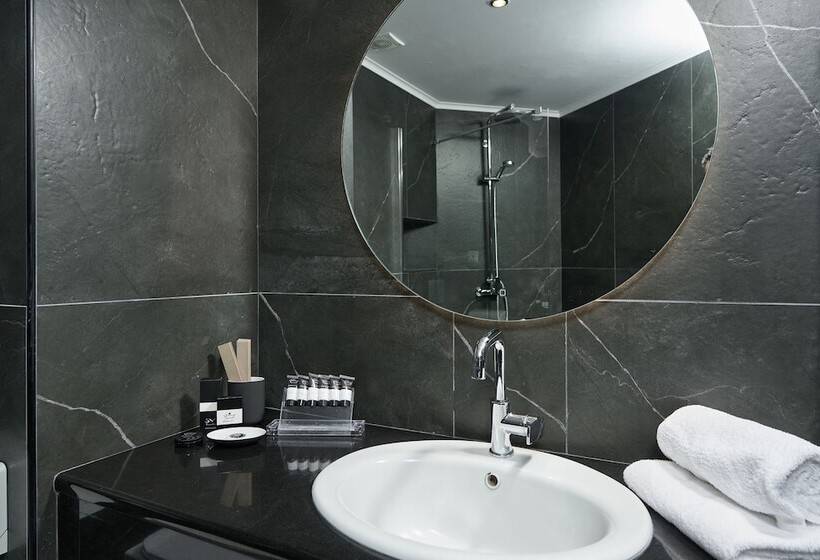 اتاق خانوادگی, Royal Hotel Thessaloniki