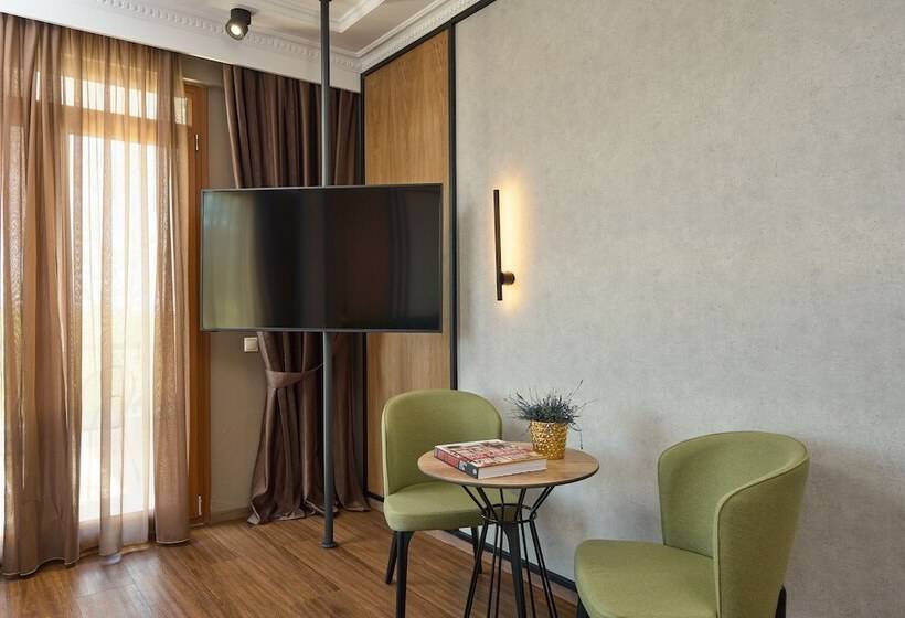اتاق خانوادگی, Royal Hotel Thessaloniki