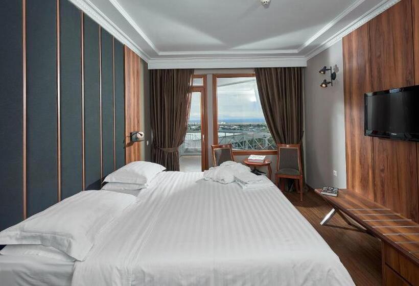 اتاق استاندارد با چشم‌انداز دریا, Royal Hotel Thessaloniki