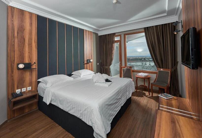 اتاق استاندارد با چشم‌انداز دریا, Royal Hotel Thessaloniki