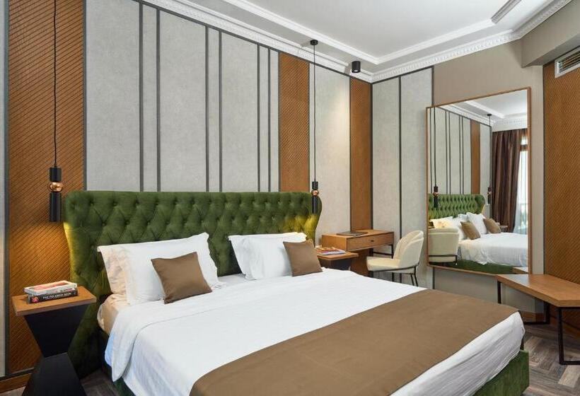 سوییت جونیور, Royal Hotel Thessaloniki
