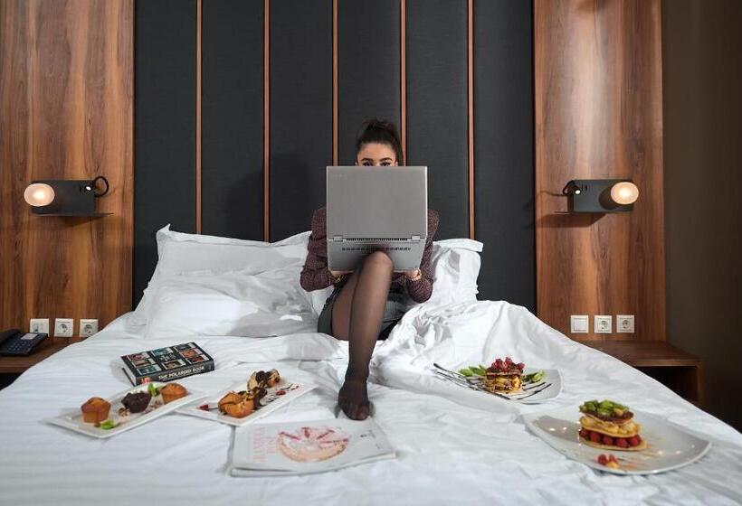 اتاق استاندارد با چشم‌انداز دریا, Royal Hotel Thessaloniki