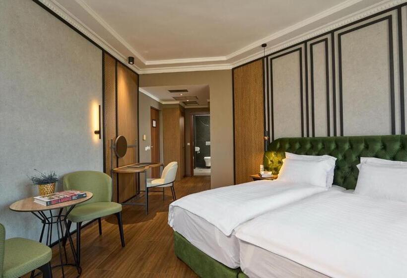 اتاق استاندارد سه نفره, Royal Hotel Thessaloniki