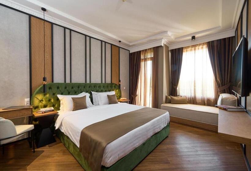اتاق خانوادگی, Royal Hotel Thessaloniki