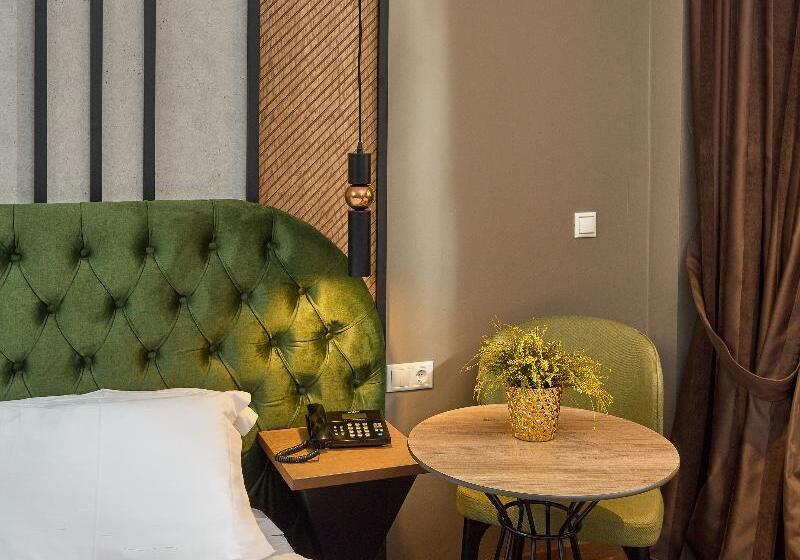 اتاق استاندارد سه نفره, Royal Hotel Thessaloniki