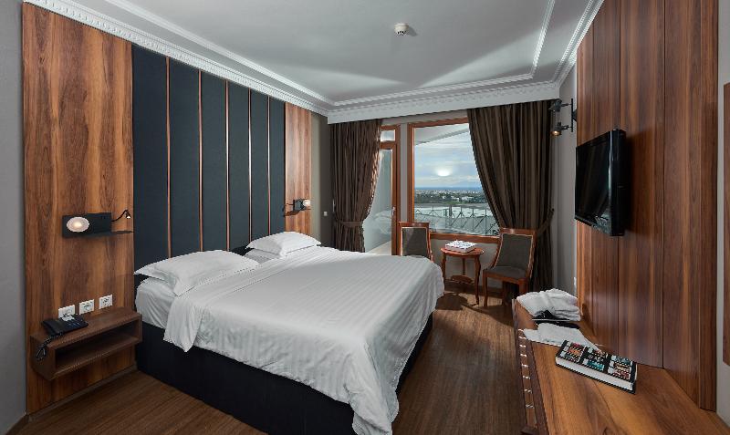 اتاق استاندارد با چشم‌انداز دریا, Royal Hotel Thessaloniki