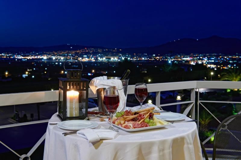 اتاق استاندارد با چشم‌انداز دریا, Royal Hotel Thessaloniki