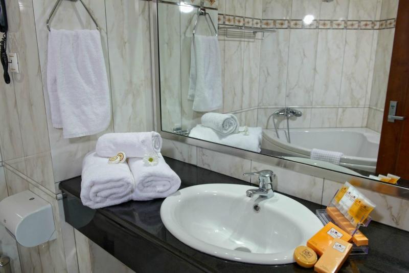 اتاق خانوادگی, Royal Hotel Thessaloniki