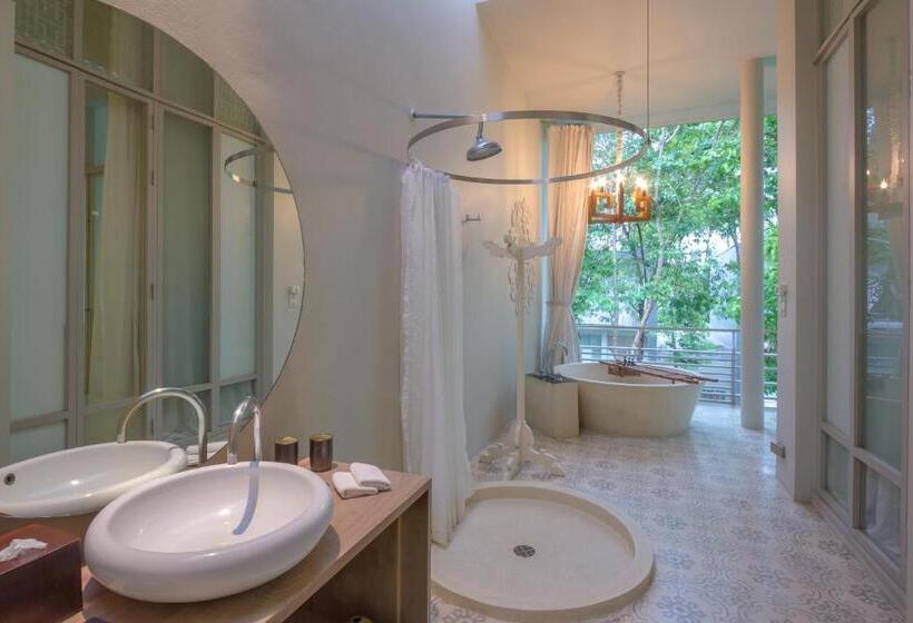 اتاق لوکس با بالکن, Sala Phuket Mai Khao Beach Resort