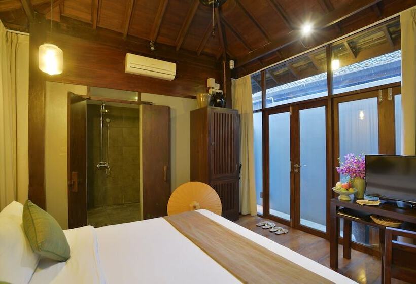 Superior Room, The Quarter Pai