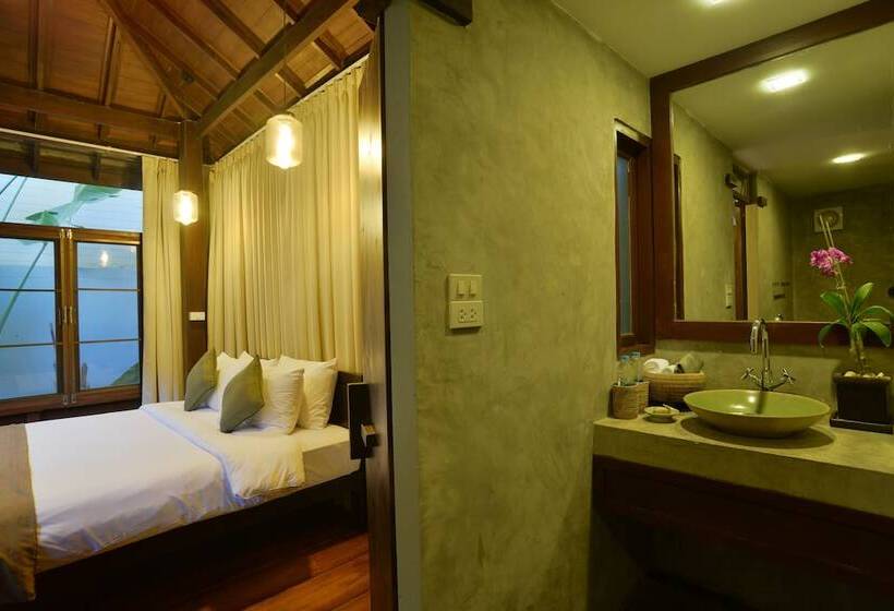 Superior Room, The Quarter Pai