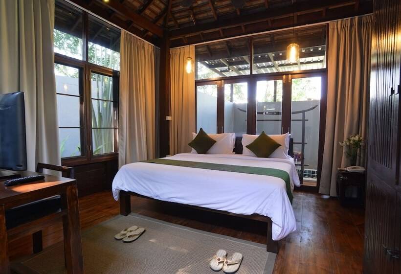 Deluxe Room, The Quarter Pai