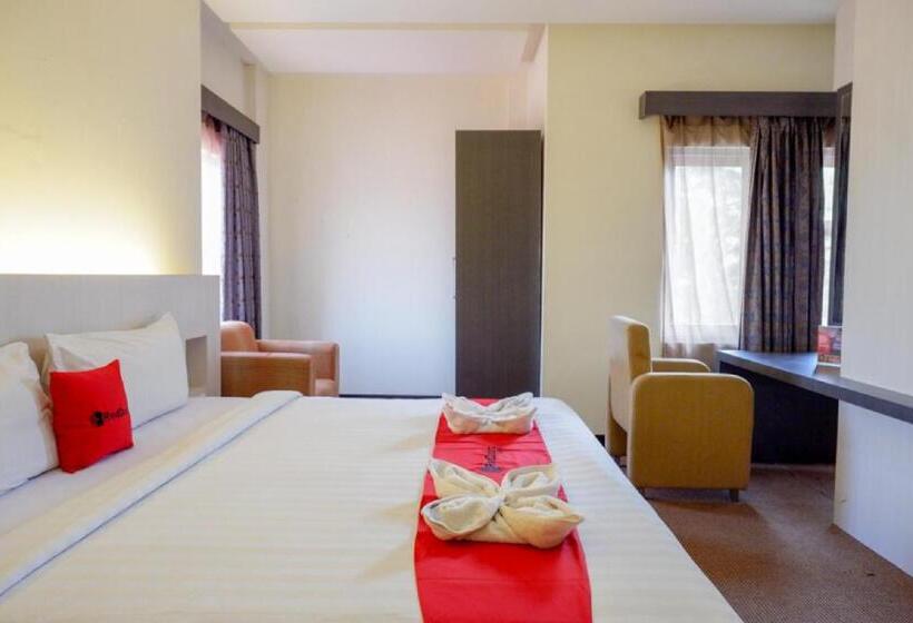 سوییت, Reddoorz Plus Near Hotel Benua Kendari