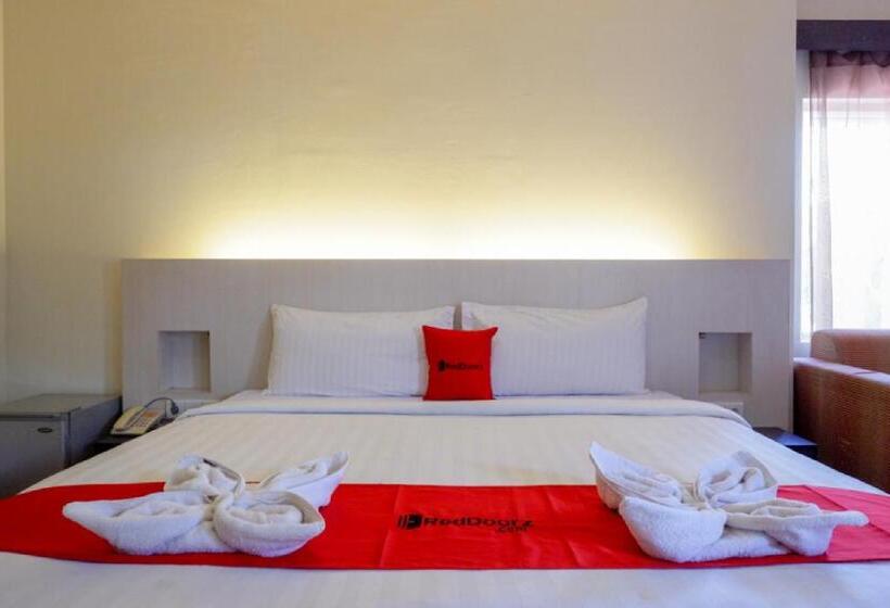 سوییت, Reddoorz Plus Near Hotel Benua Kendari