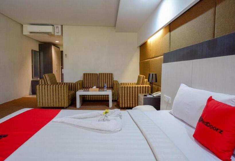 اتاق خانوادگی, Reddoorz Plus Near Hotel Benua Kendari