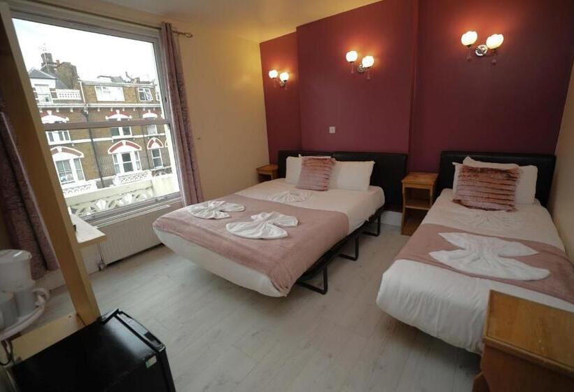 اتاق استاندارد سه نفره, Holland Inn