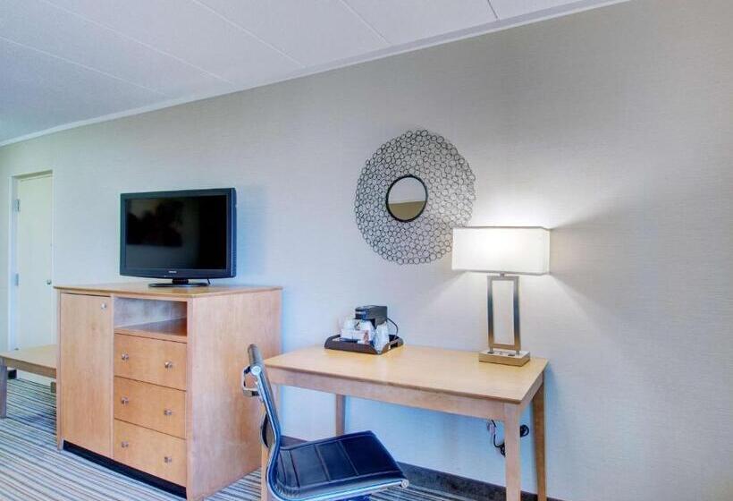 带2个双人床的标准工作室, Best Western  Plus Waltham Boston