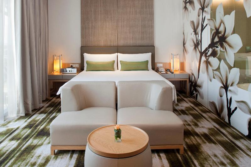 اتاق استاندارد با تخت بزرگ, Crowne Plaza Changi Airport, An Ihg