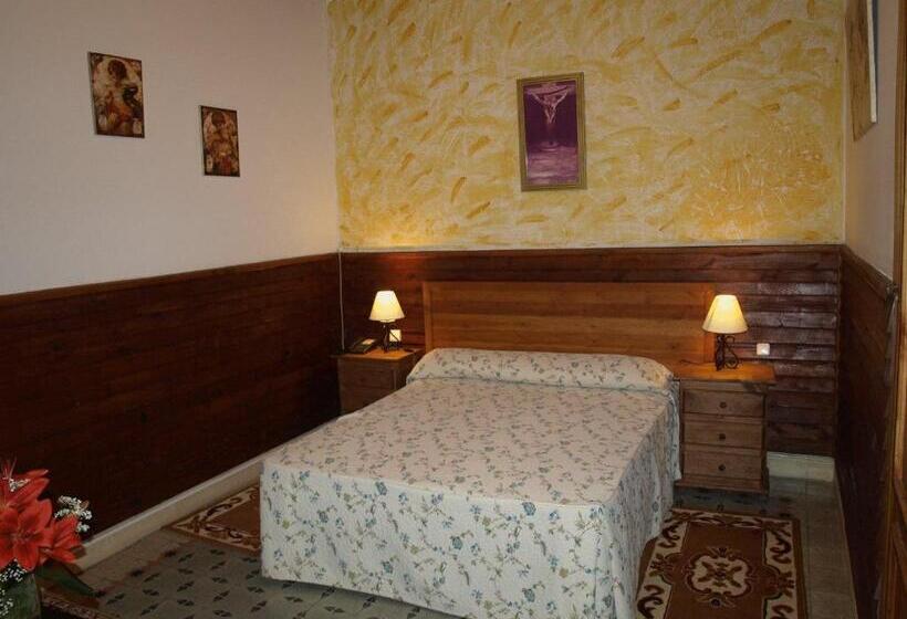 اتاق استاندارد سه نفره, Gran Posada La Mesnada