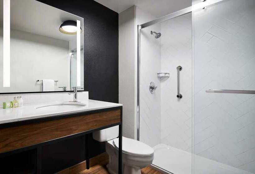 اتاق استاندارد با تخت بزرگ, Hilton Rose Hall An All Inclusive Resort