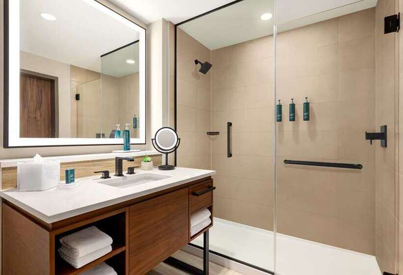 اتاق استاندارد با تخت بزرگ, Hilton Rose Hall An All Inclusive Resort