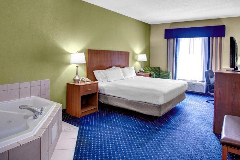اتاق استاندارد با تخت بزرگ, Holiday Inn Express Ashland