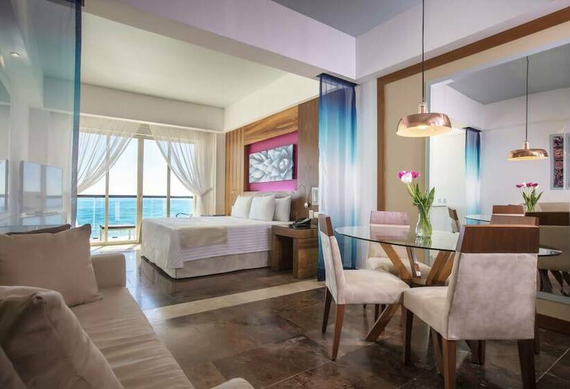 Junior Suite Cama King, Krystal Grand Los Cabos   All Inclusive