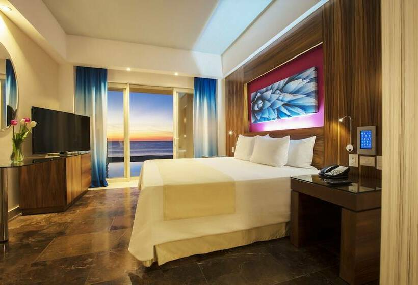 سوئیت جونیور با تخت بزرگ, Krystal Grand Los Cabos - All Inclusive