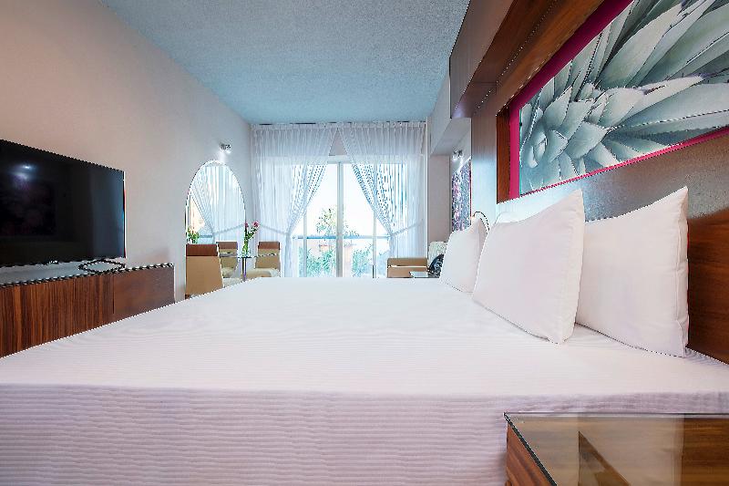 اتاق لوکس با تخت بزرگ, Krystal Grand Los Cabos - All Inclusive