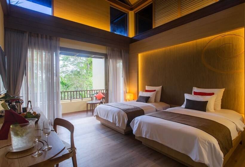 Deluxe Room with Balcony, New Star Beach Resort