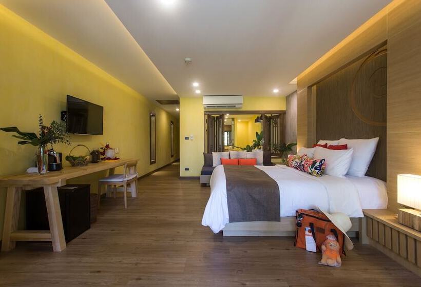 Deluxe Room with Balcony, New Star Beach Resort