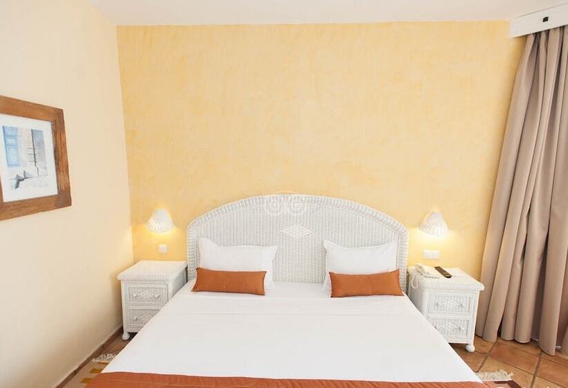اتاق استاندارد سه نفره, Odyssee Resort and Thalasso