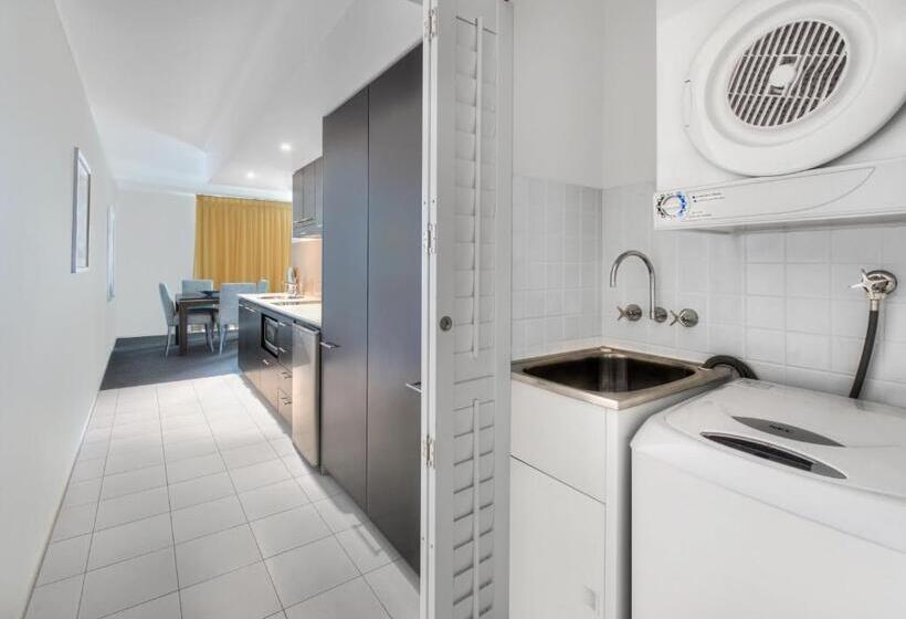 سوییت با چشم‌انداز استخر, Ramada Hotel & Suites By Wyndham Ballina Byron