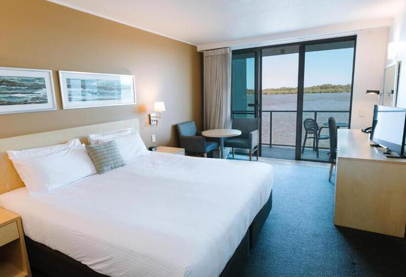 اتاق استاندارد با چشم‌انداز رودخانه, Ramada Hotel & Suites By Wyndham Ballina Byron