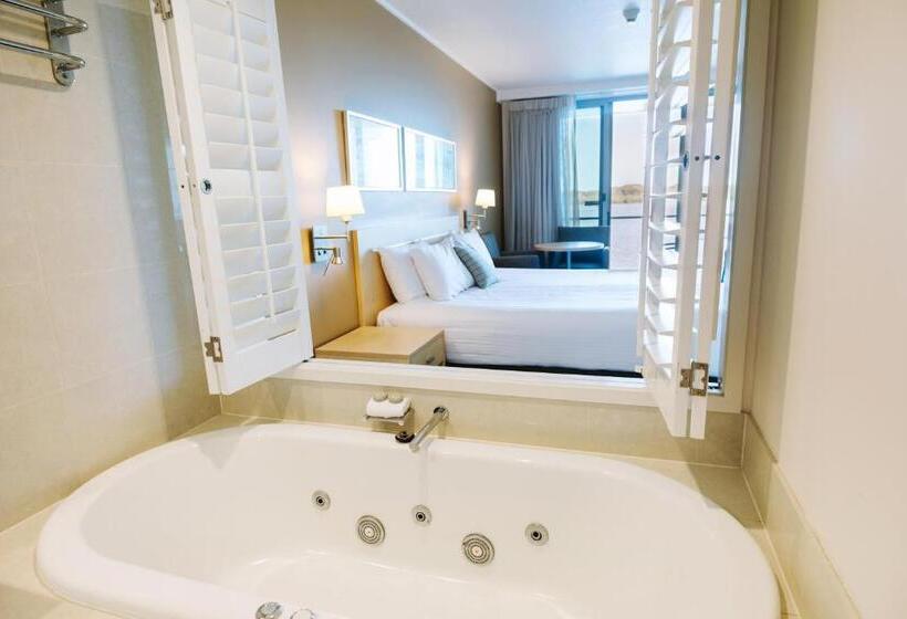اتاق استاندارد با چشم‌انداز رودخانه, Ramada Hotel & Suites By Wyndham Ballina Byron